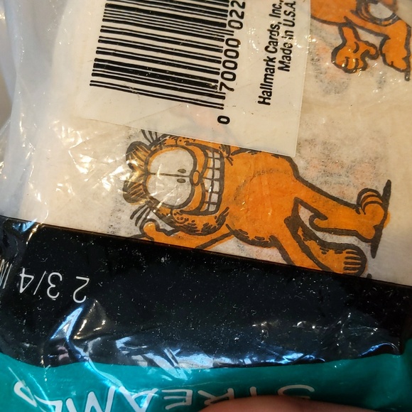 Hallmark Party Supplies Vintage Garfield Streamer Flame Resistant